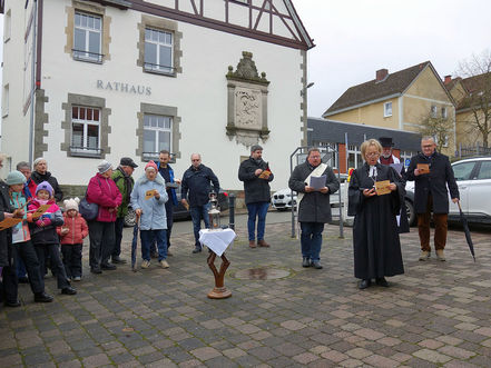 Ökumenische Feier des „Weihnachtsfriedens“ in Naumburg (Foto: Elisabetha Rößler)